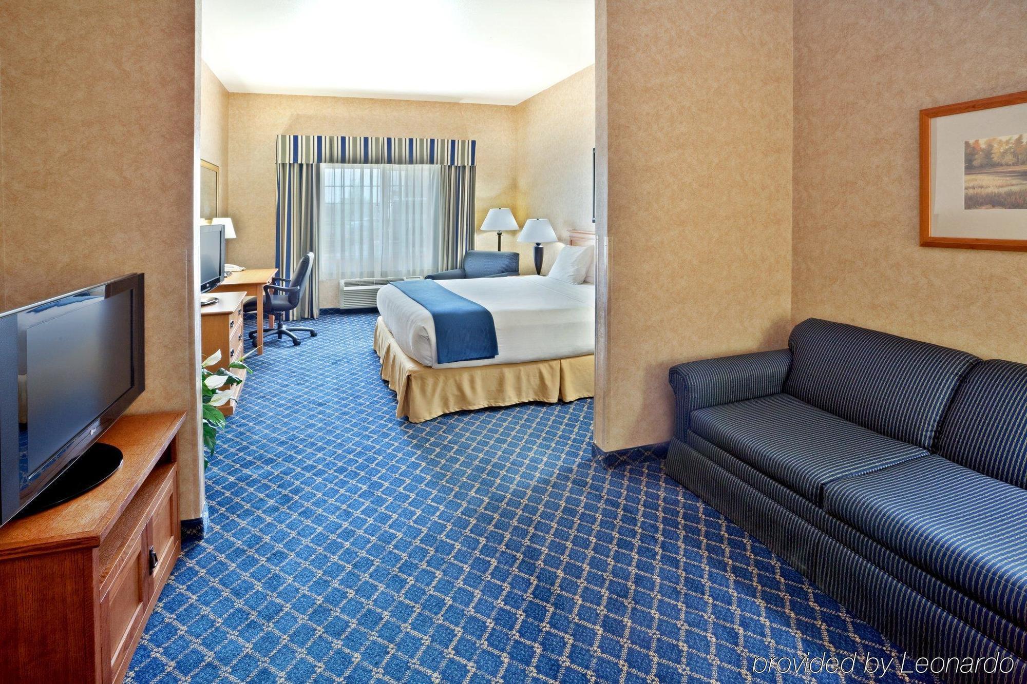 Holiday Inn Express & Suites Cheney By Ihg חדר תמונה